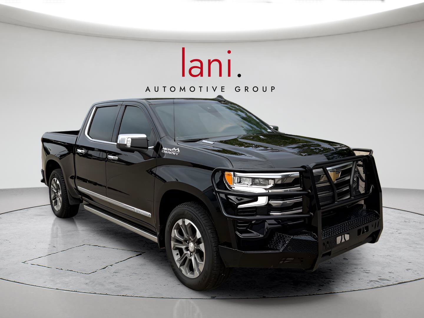 Used 2023 Chevrolet Silverado 1500 High Country w/ Technology Package AWD/4WD image 38