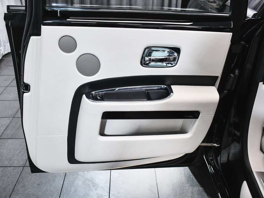 Used 2018 Rolls-Royce Ghost image 14