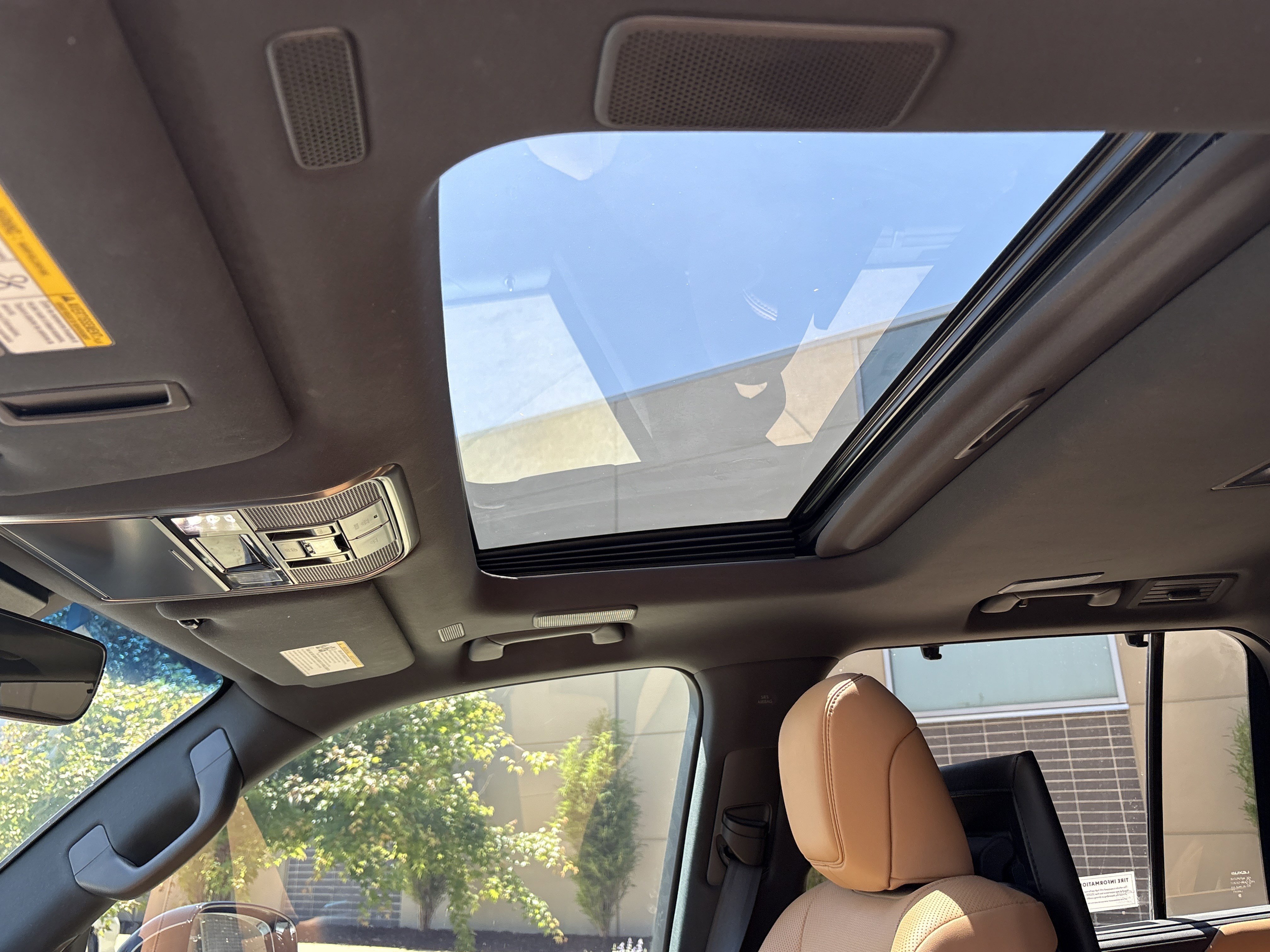 Used 2023 Lexus LX 600 4WD w/ Appearance Package image 28
