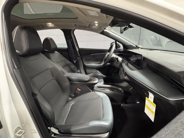New 2026 Nissan Leaf Platinum+ w/ Cargo Package (Platinum+) FWD image 8