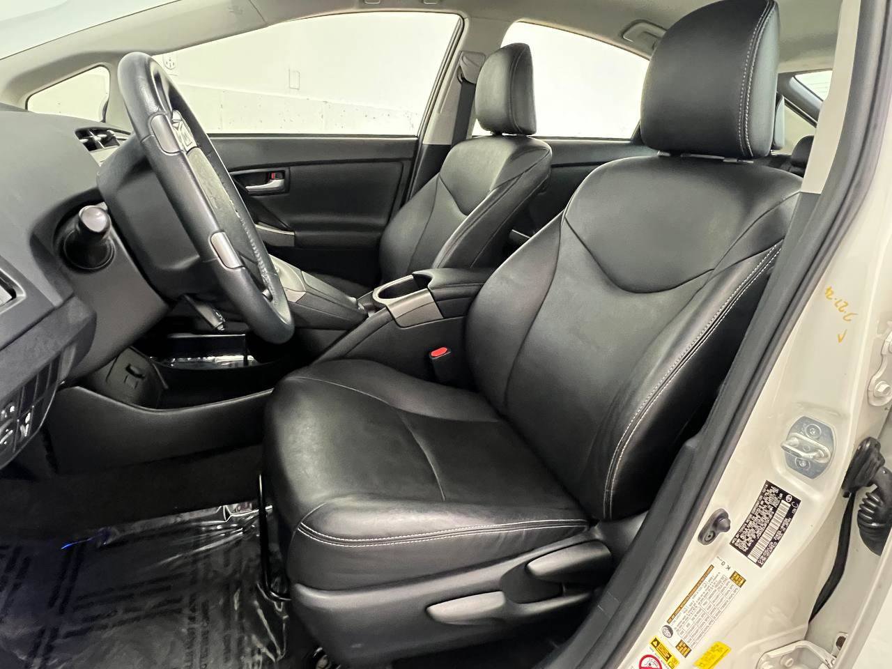 Used 2015 Toyota Prius Persona Series FWD image 8