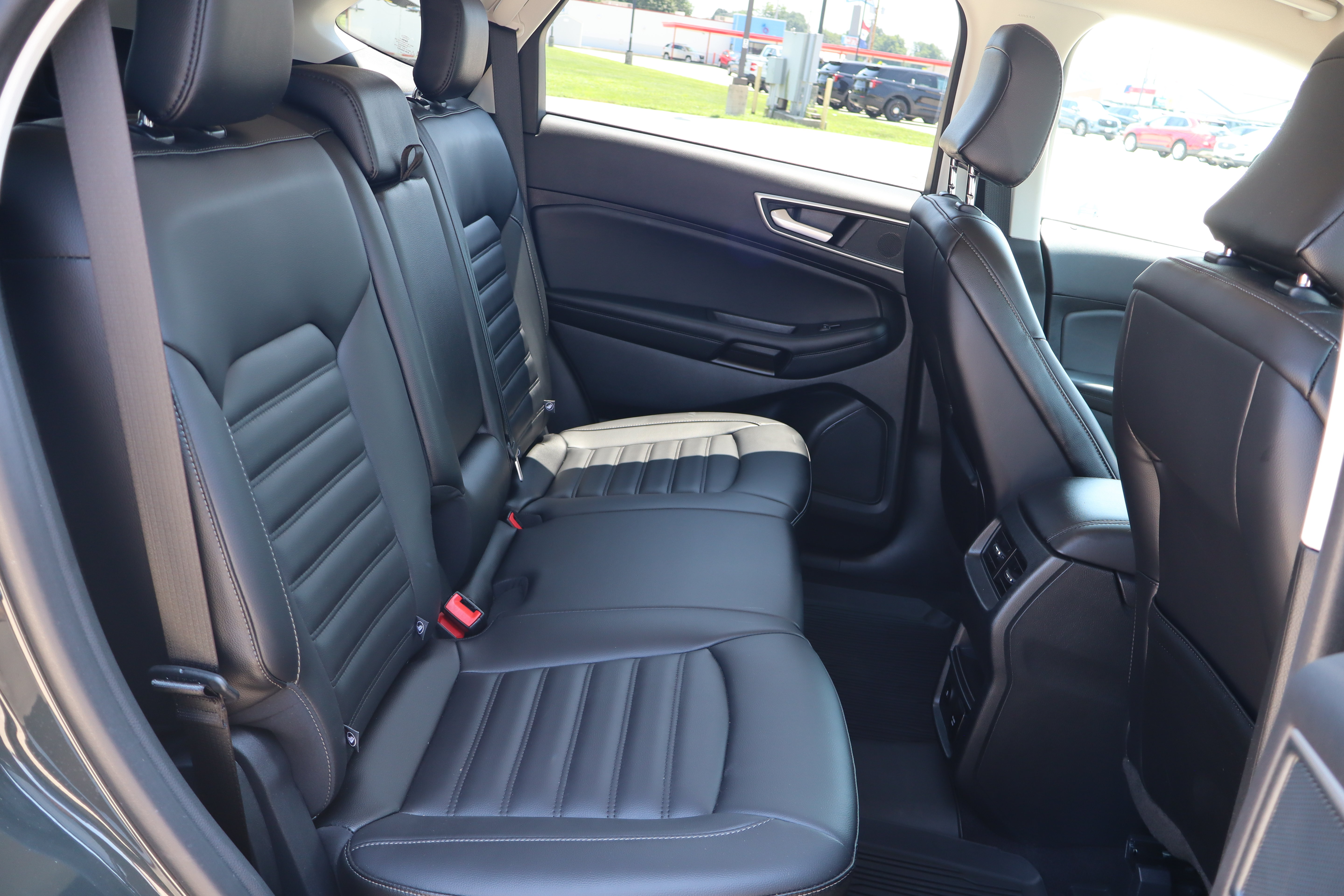 Used 2024 Ford Edge SEL w/ Convenience Package AWD/4WD image 9