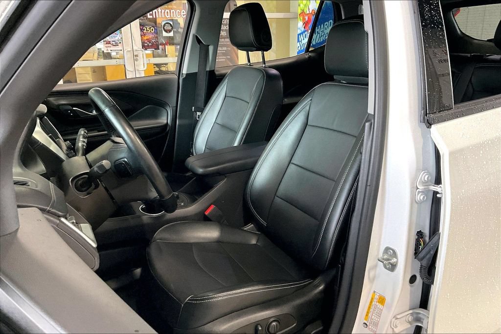 Used 2024 GMC Terrain SLT AWD/4WD image 3