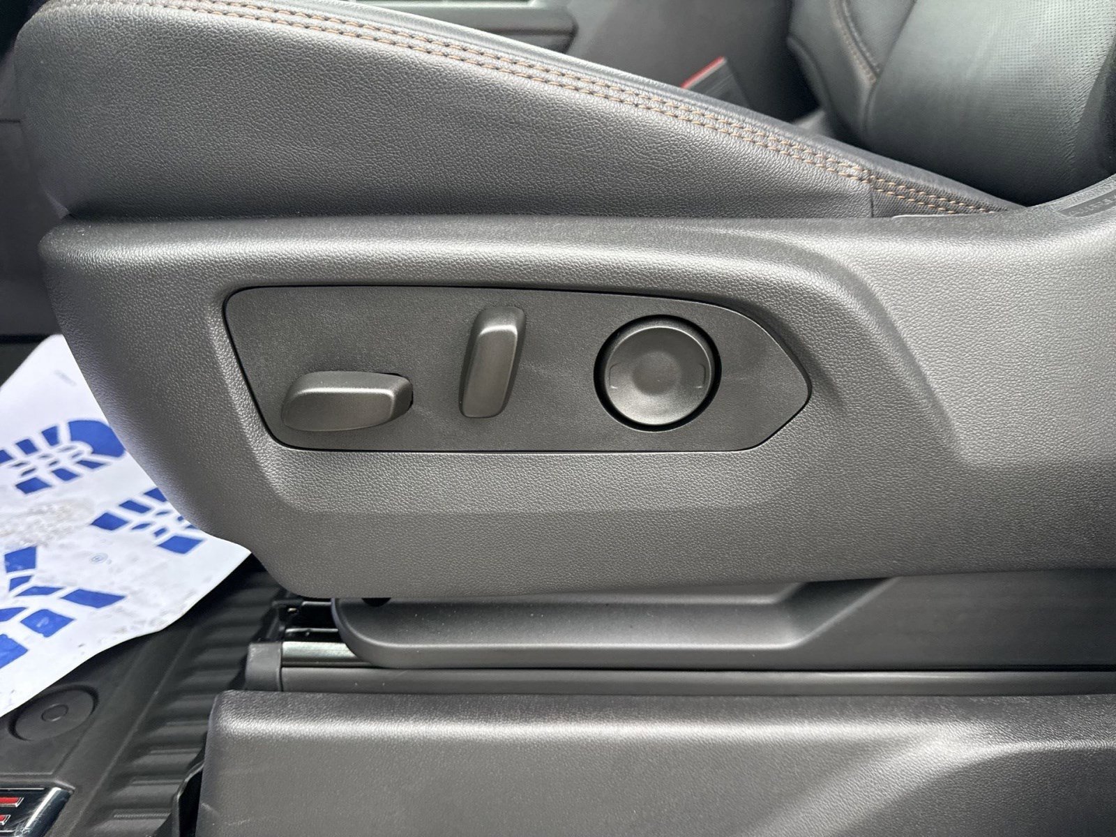 Used 2025 GMC Sierra 2500 AT4 w/ AT4 Premium Plus Package image 13