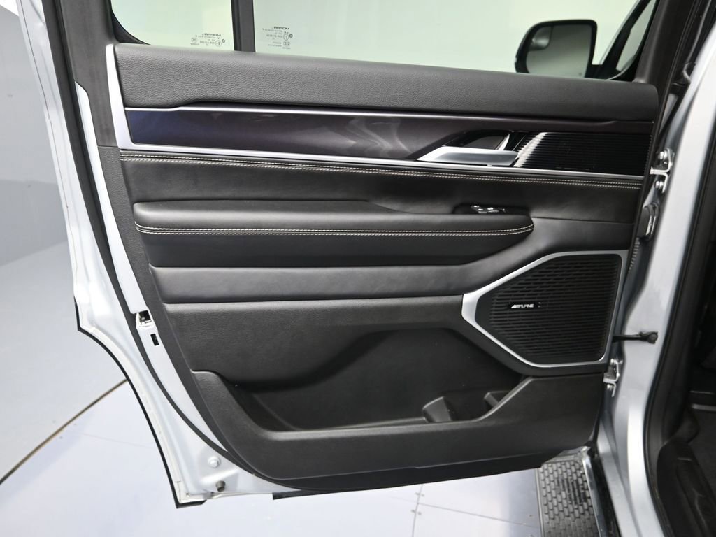 New 2024 Jeep Wagoneer 4WD image 24