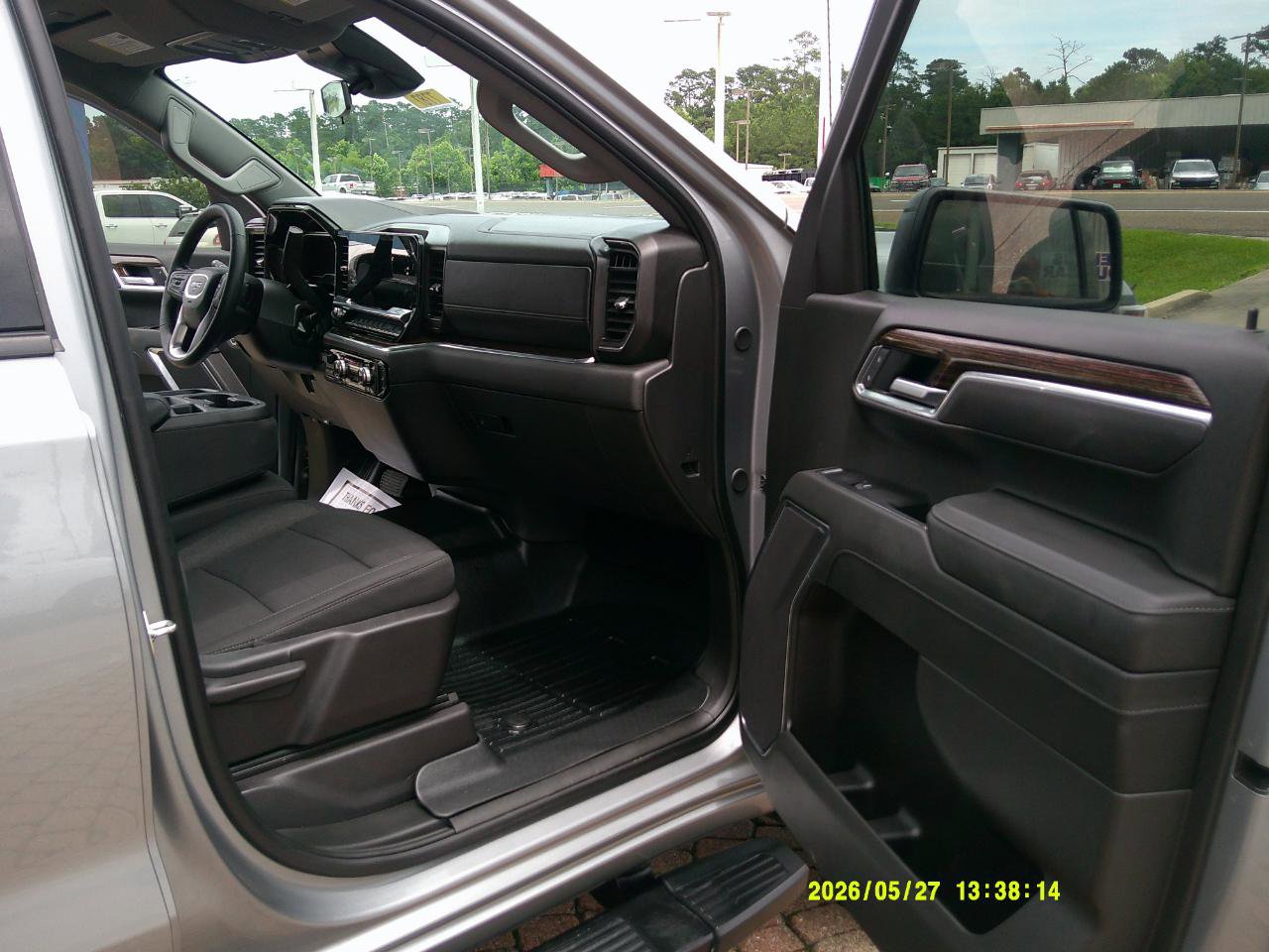 Used 2025 GMC Sierra 1500 Elevation w/ X31 Off-Road Package AWD/4WD image 16