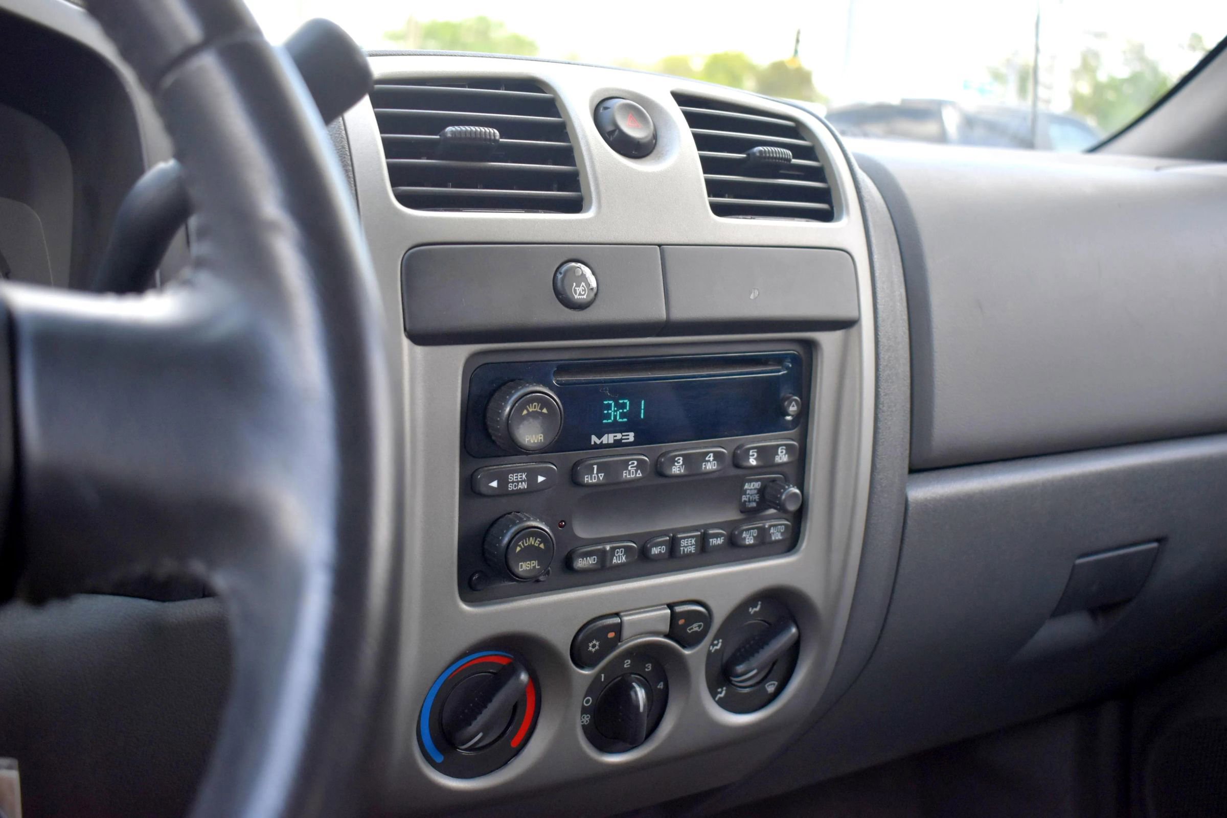 Used 2005 Chevrolet Colorado LS image 22