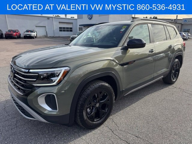 Certified 2025 Volkswagen Atlas Peak Edition SE AWD/4WD image 1