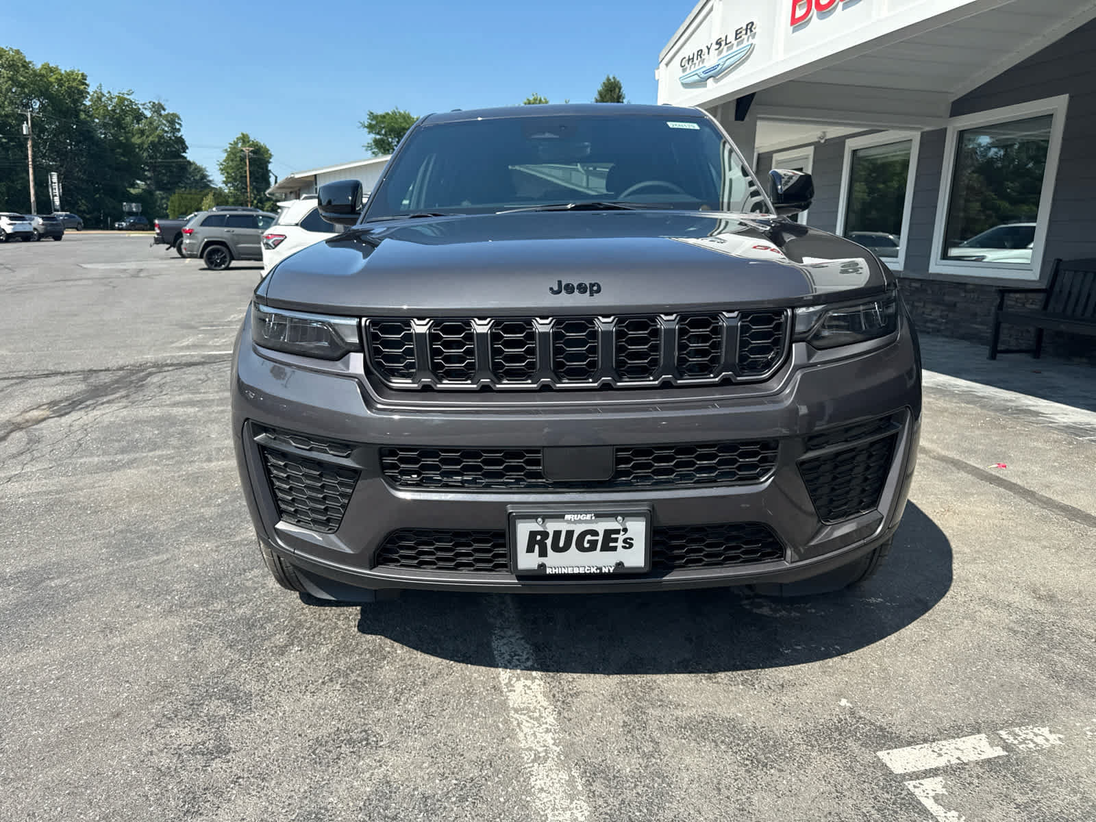 New 2026 Jeep Grand Cherokee Altitude AWD/4WD image 9