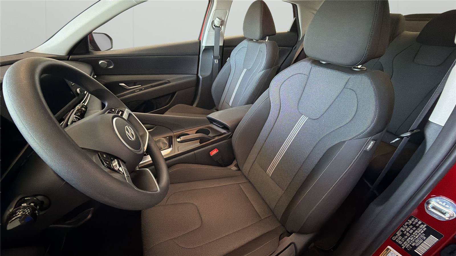 Certified 2026 Hyundai Elantra SE FWD image 8