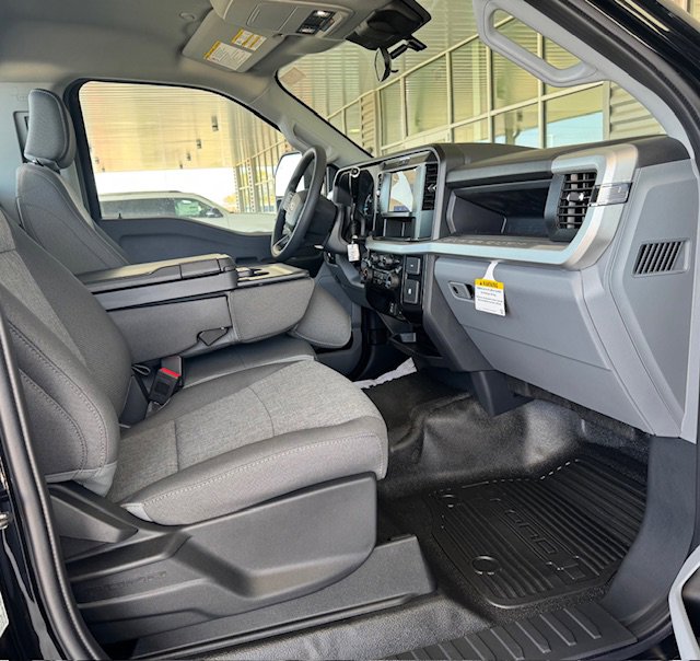 New 2025 Ford F250 XL w/ XL Chrome Package image 6