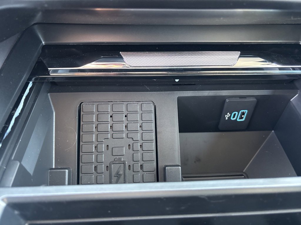 New 2025 Ford F250 Lariat w/ Chrome Package image 24