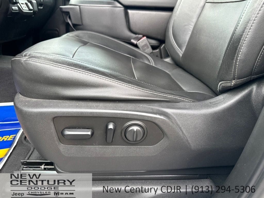 Used 2020 GMC Sierra 1500 SLT w/ Driver Alert Package II AWD/4WD image 7
