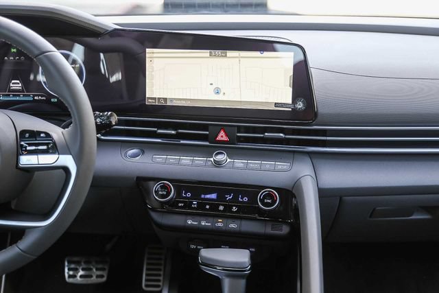 New 2025 Hyundai Elantra SEL FWD image 14