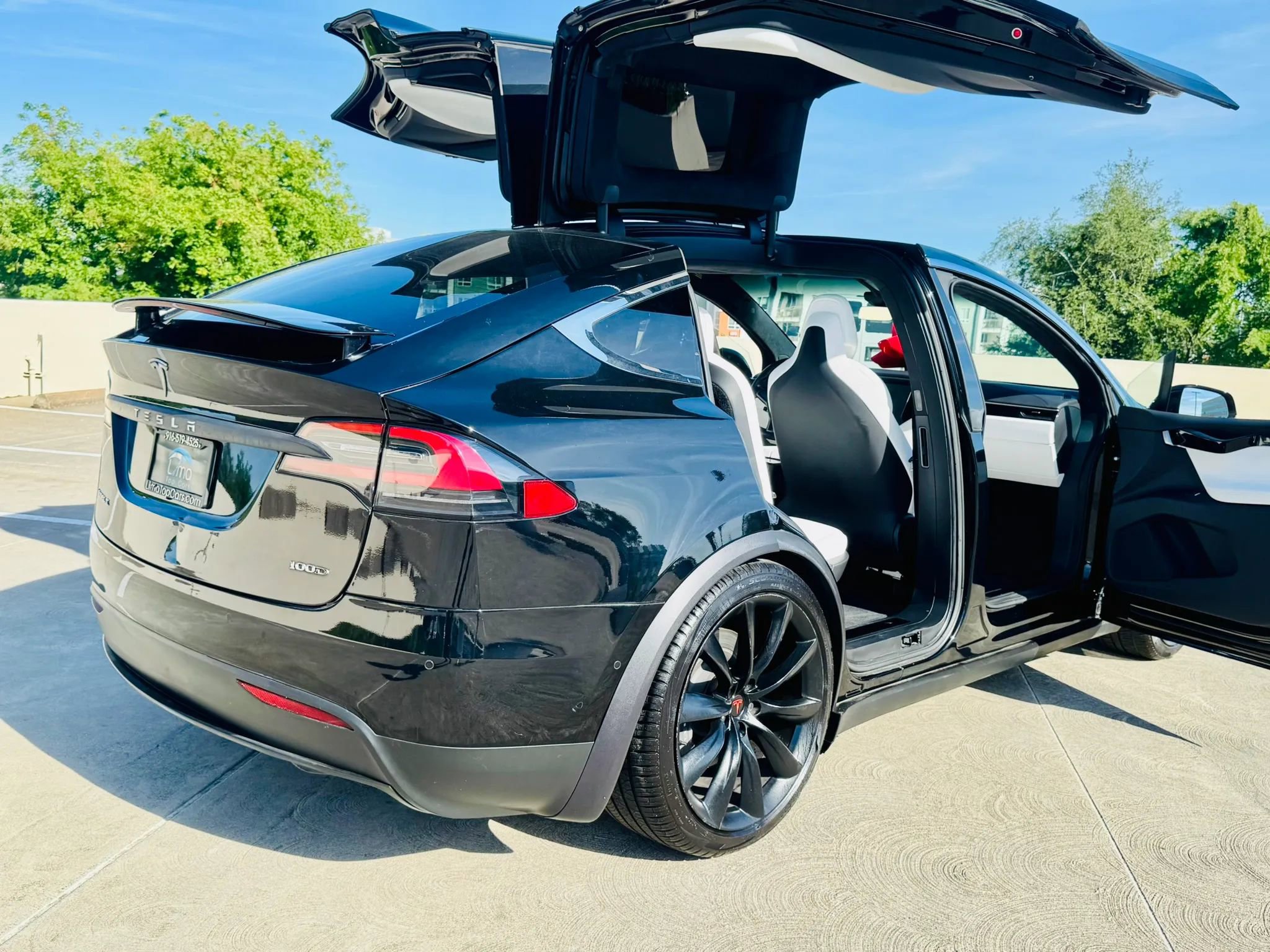 Used 2019 Tesla Model X 100D image 4