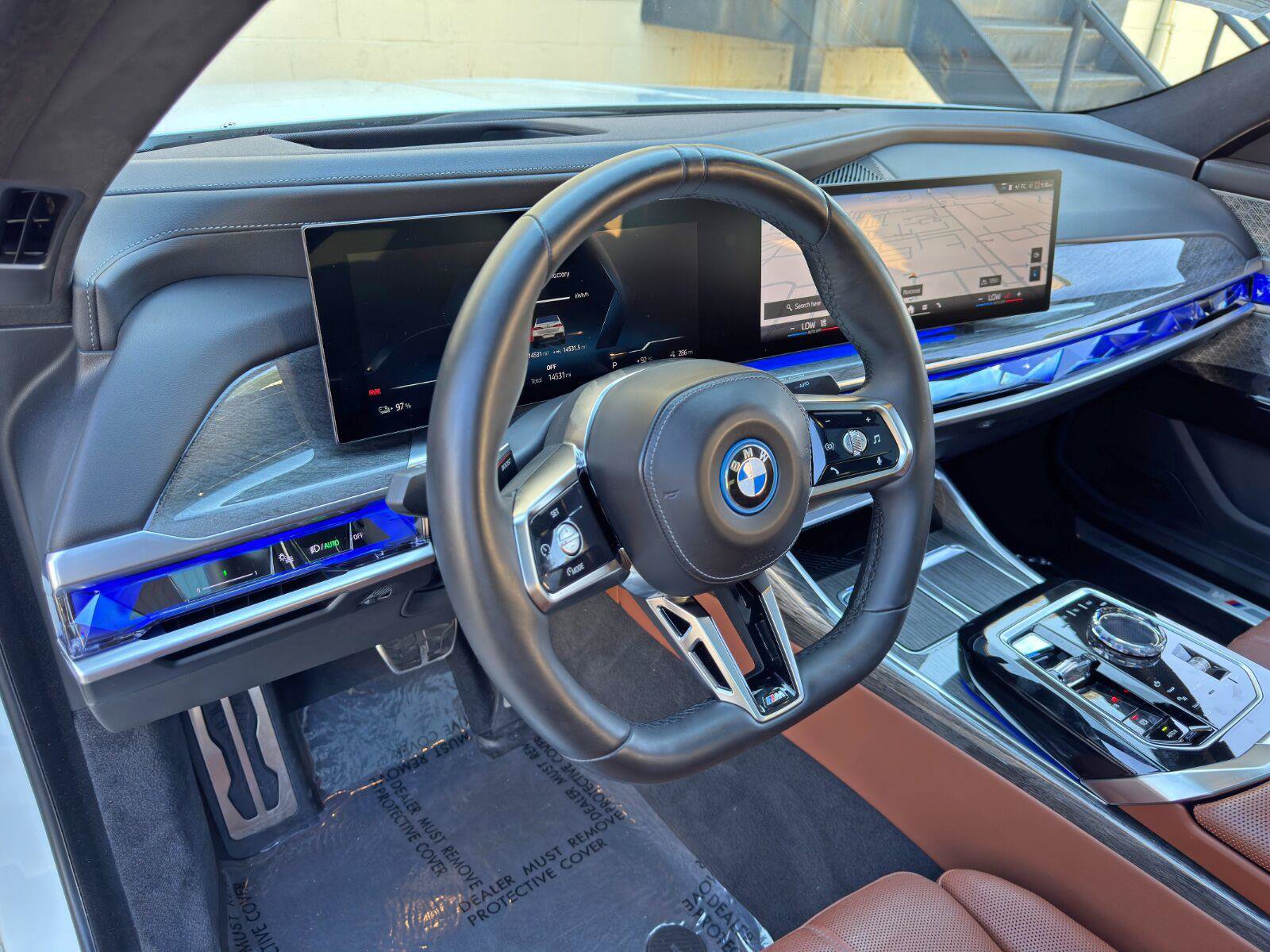 Used 2024 BMW i7 xDrive60 AWD/4WD image 13