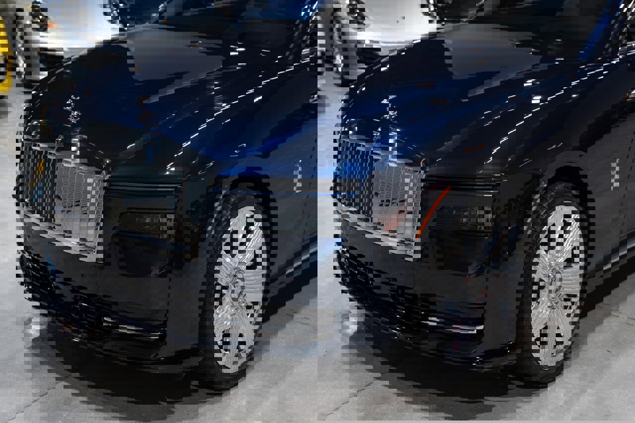 Used 2024 Rolls-Royce Spectre w/ Spectre Launch Package image 11