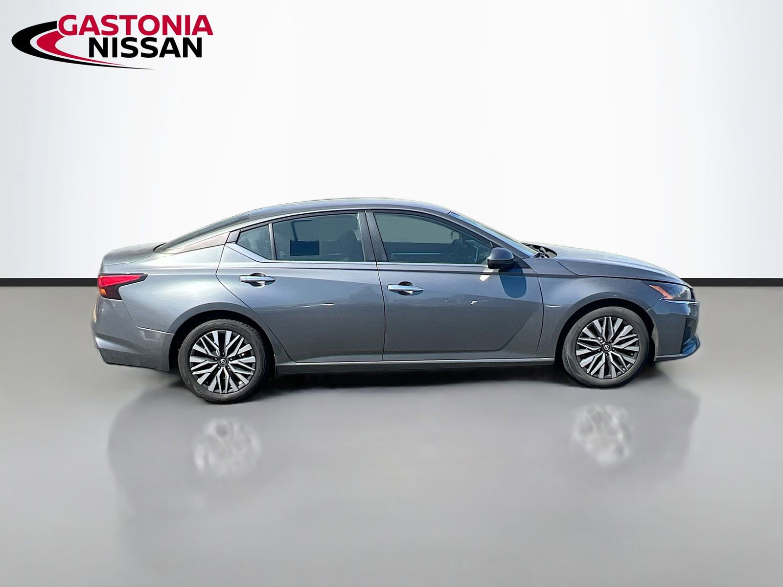 Used 2023 Nissan Altima 2.5 SV FWD image 10