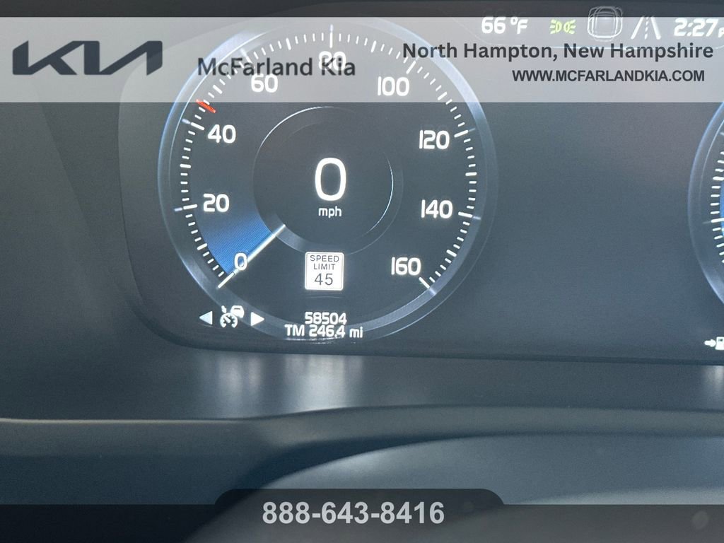 Used 2021 Volvo XC90 T6 Momentum w/ Advanced Package image 16