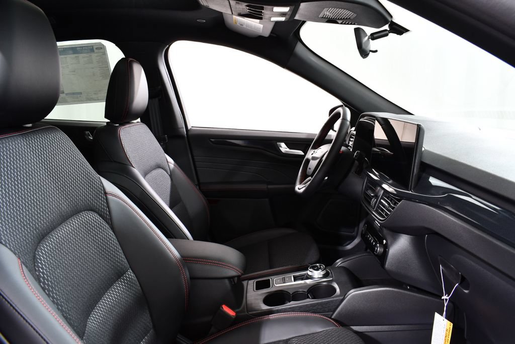 New 2025 Ford Escape ST-Line Select w/ Tech Pack #1 AWD/4WD image 16