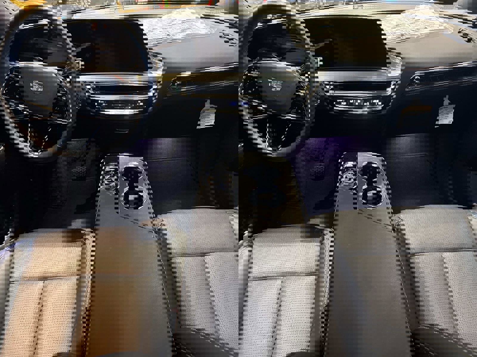 New 2025 Cadillac Lyriq Luxury image 12