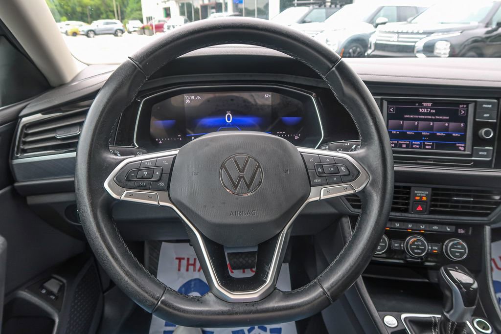 Used 2024 Volkswagen Jetta SE FWD image 27