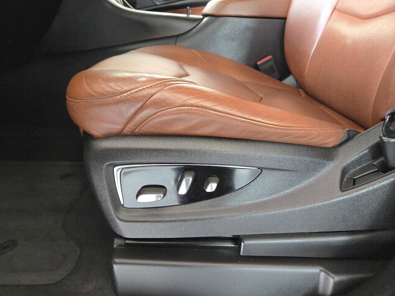 Used 2015 Cadillac Escalade ESV Luxury image 23