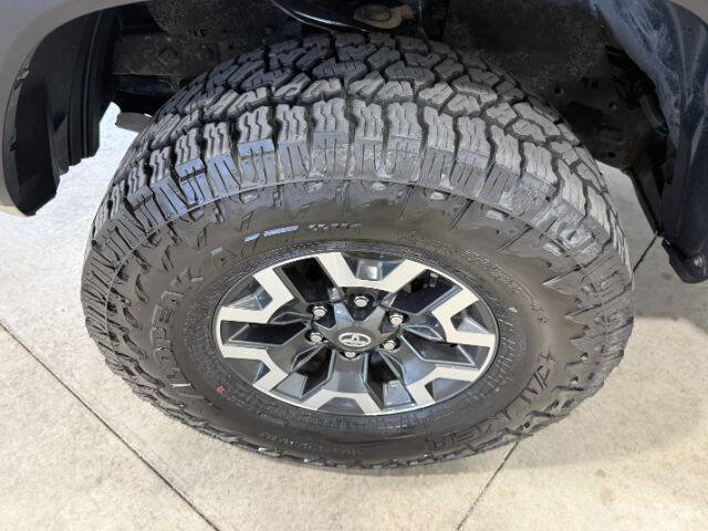 Used 2016 Toyota Tacoma TRD Off-Road w/ Towing Package image 14