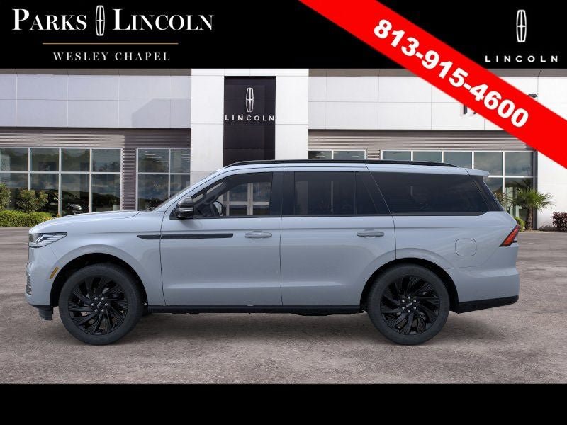 New 2026 Lincoln Navigator Reserve w/ Jet Appearance Package AWD/4WD image 3