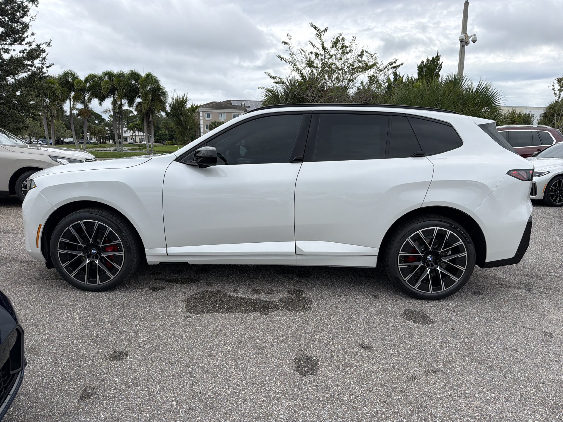 New 2027 BMW X5 xDrive50e w/ M Sport Professional Package AWD/4WD image 7