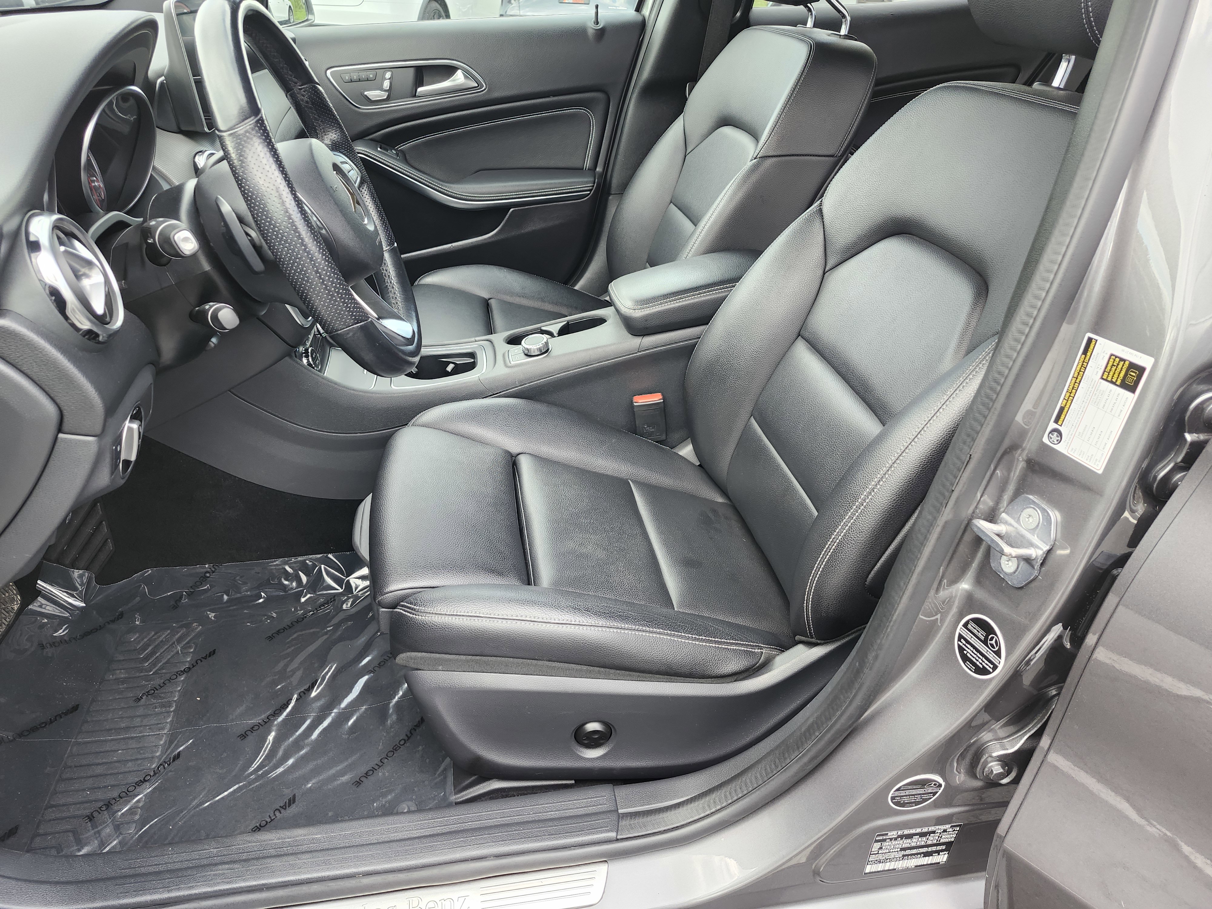 Used 2019 Mercedes-Benz GLA 250 4MATIC image 25