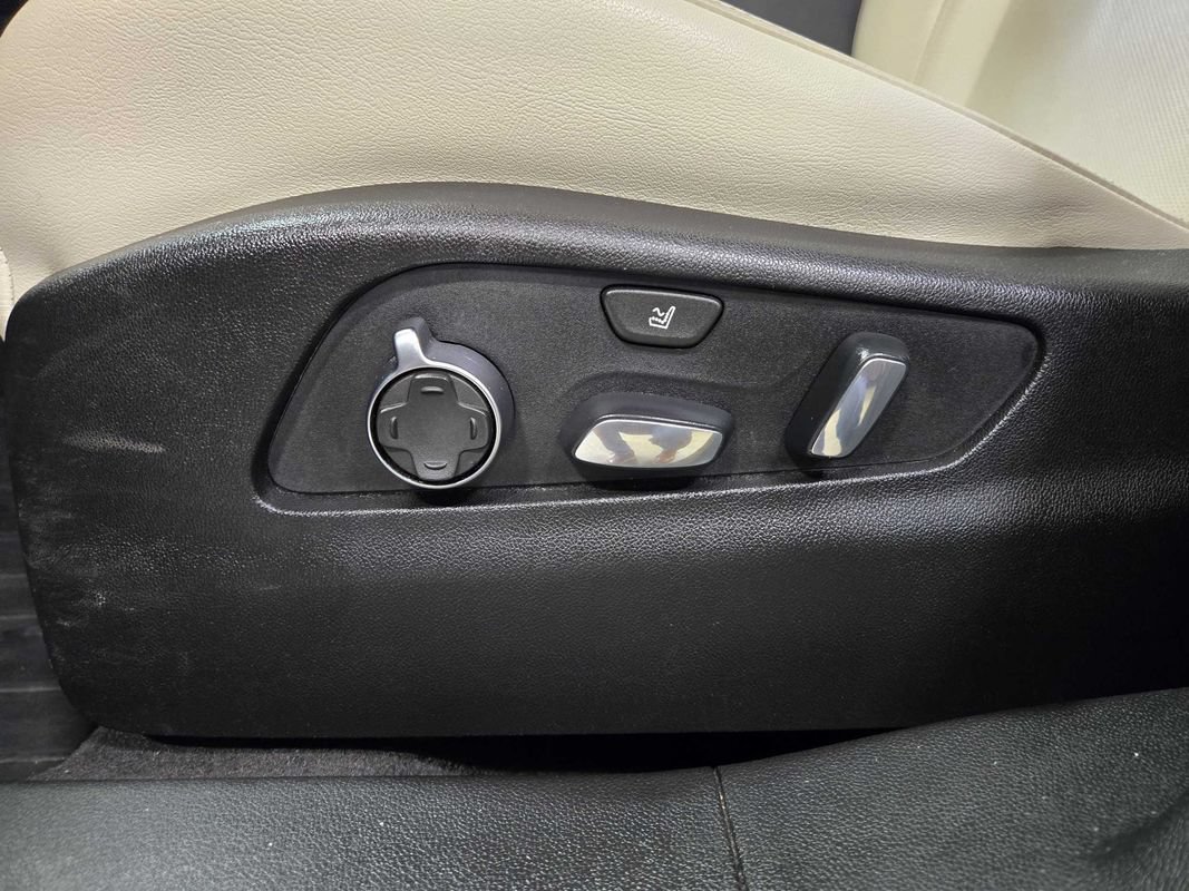 Used 2019 Cadillac XT4 Sport AWD/4WD image 9
