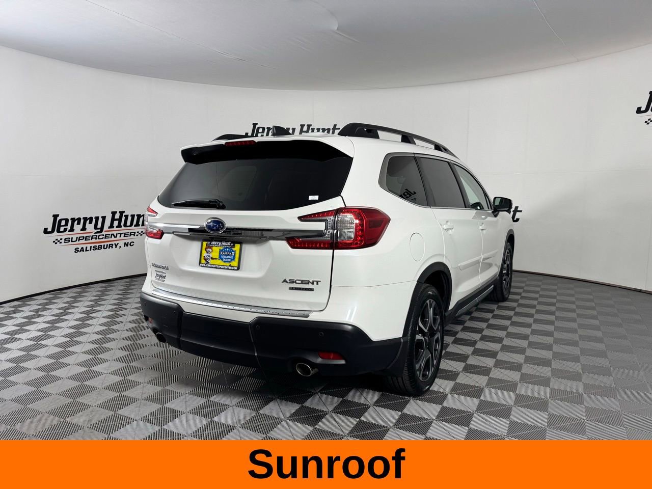 Used 2023 Subaru Ascent Limited w/ Technology Package image 7