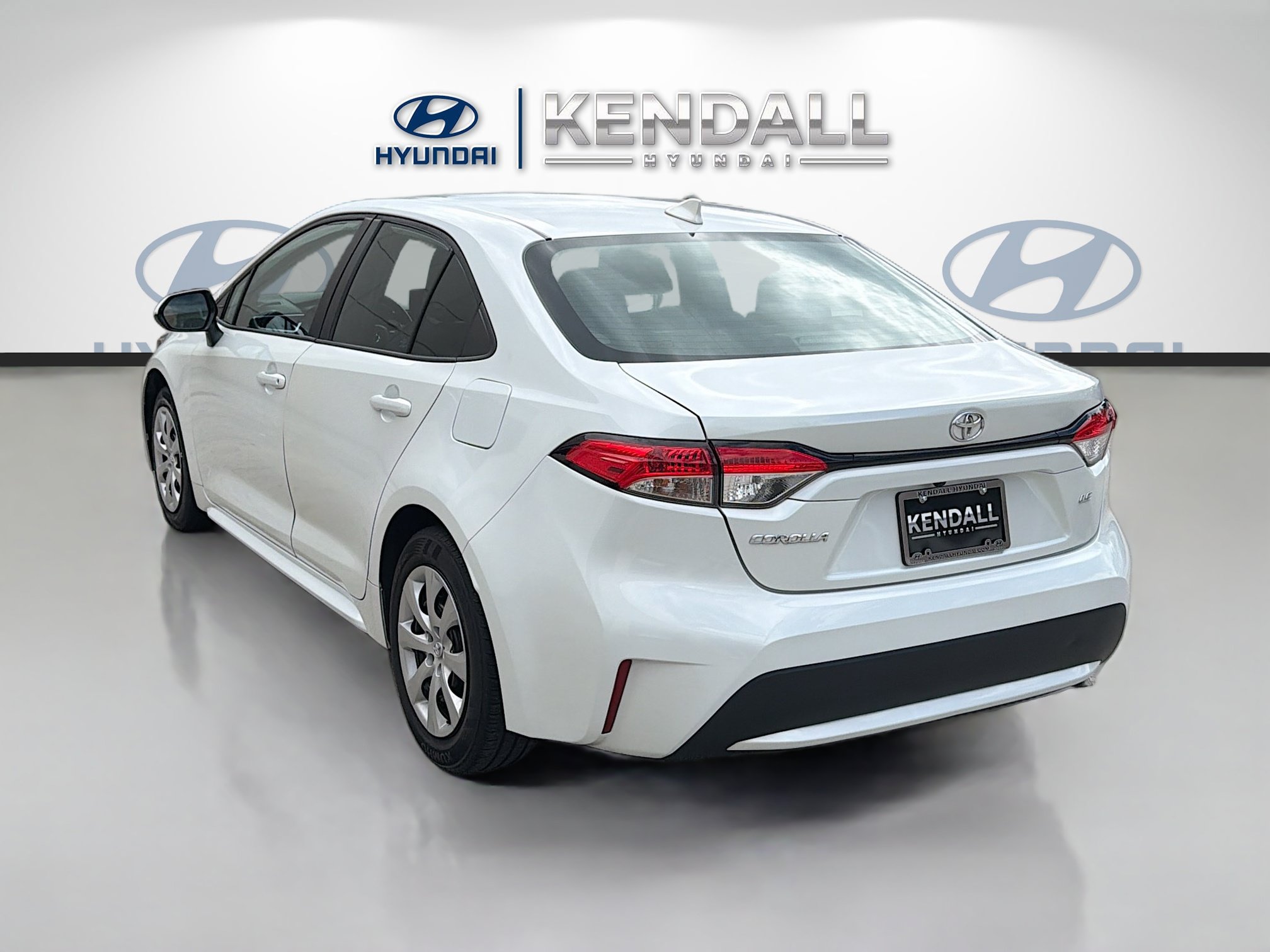 Used 2022 Toyota Corolla LE FWD image 4