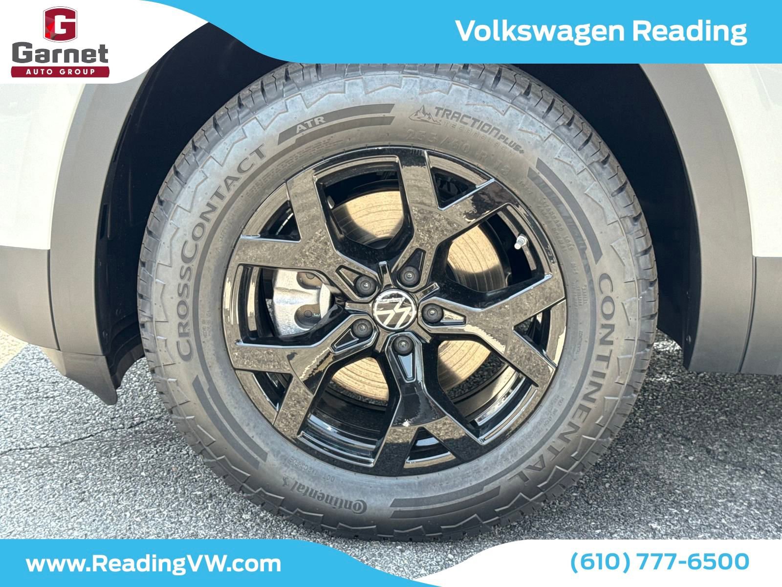 New 2025 Volkswagen Atlas Peak Edition SE image 9