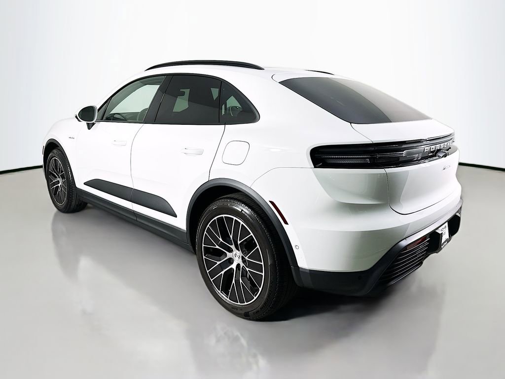 Certified 2025 Porsche Macan Electric image 3