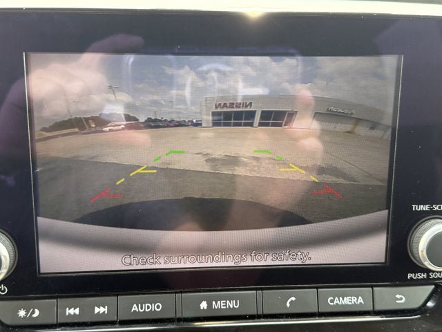 Used 2025 Nissan Pathfinder SV FWD image 23