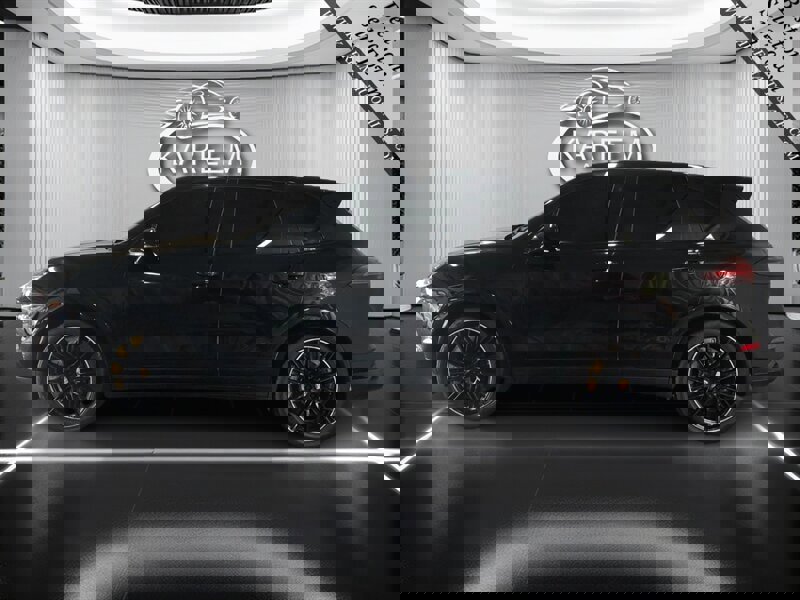 Used 2016 Porsche Cayenne Turbo S image 8