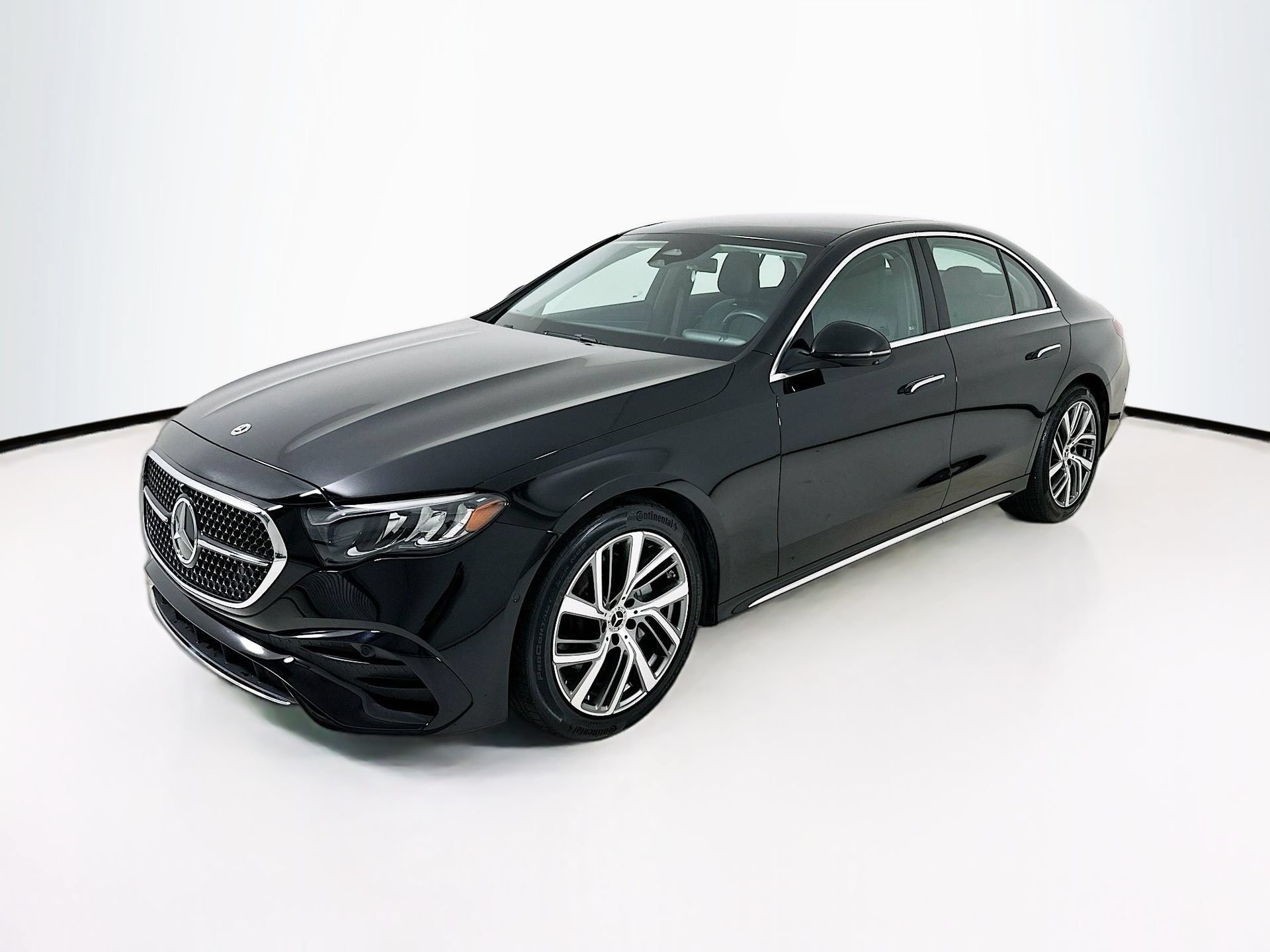 Certified 2025 Mercedes-Benz E 350 4MATIC Sedan image 3