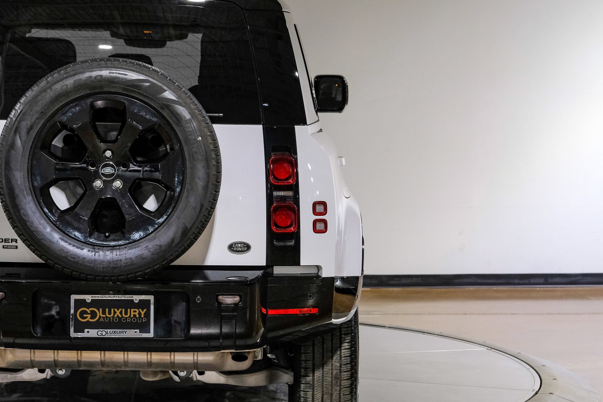 Used 2023 Land Rover Defender 110 X-Dynamic SE AWD/4WD image 48