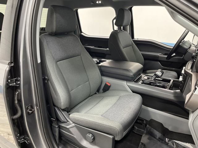 Used 2025 Ford F150 Lightning XLT image 32