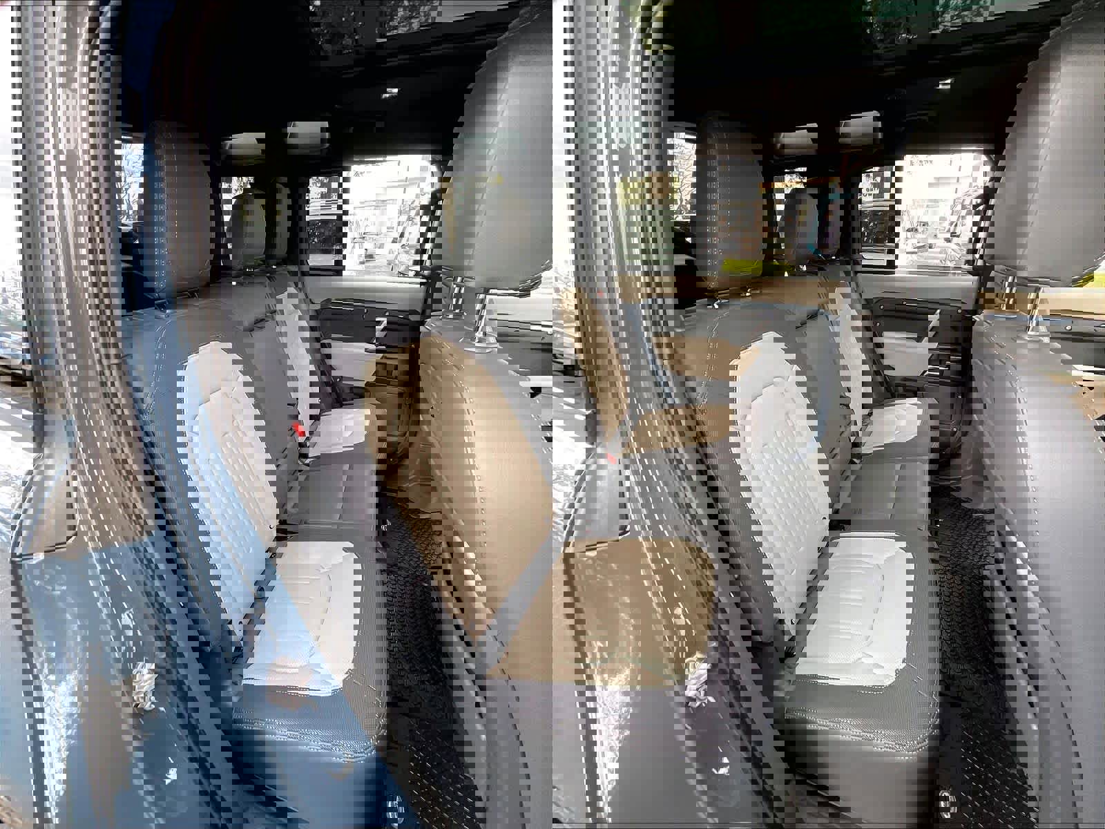 Used 2022 Land Rover Defender 110 X-Dynamic SE image 29