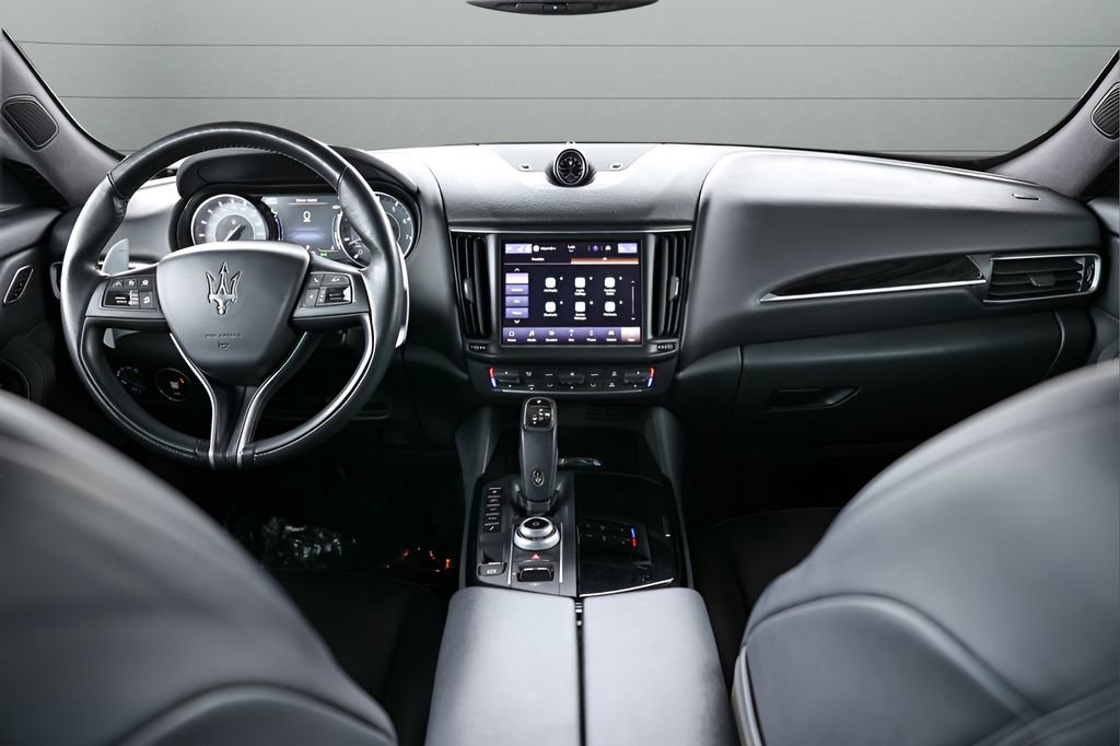 Used 2023 Maserati Levante Modena image 33