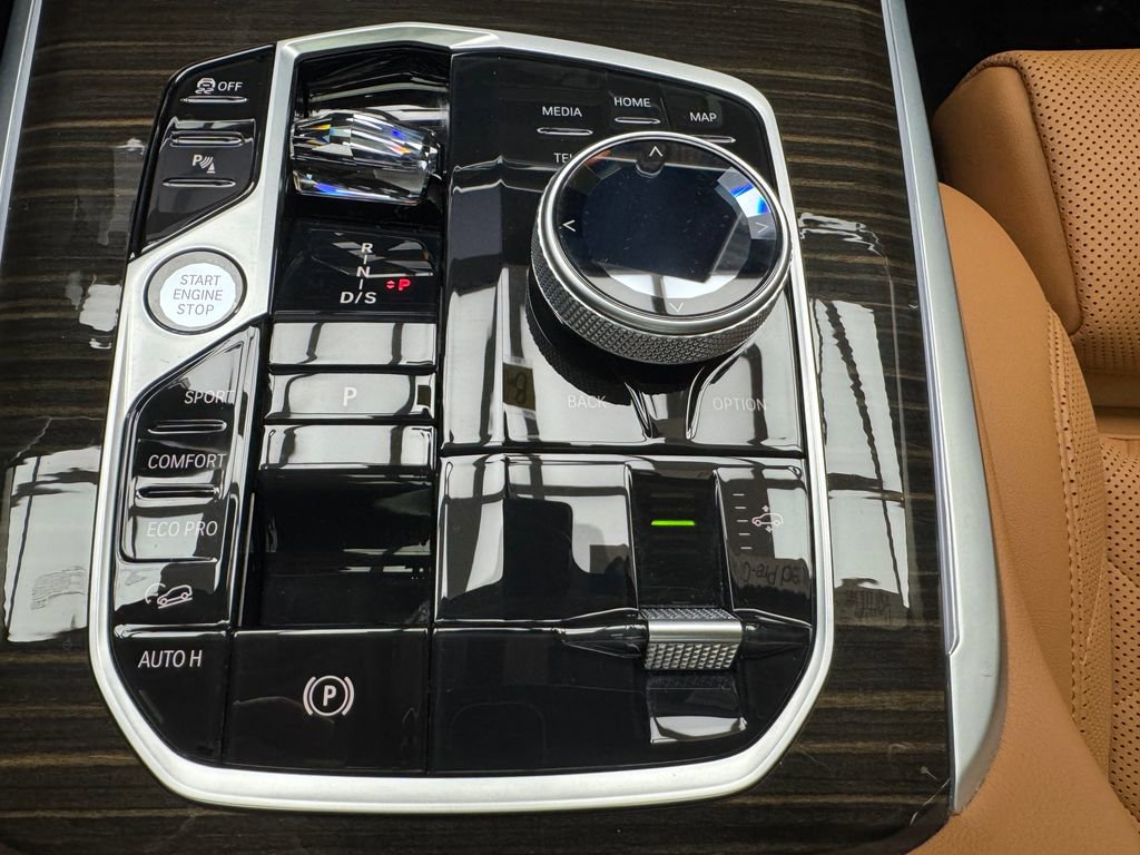 Certified 2025 BMW X7 xDrive40i w/ Executive Package image 20