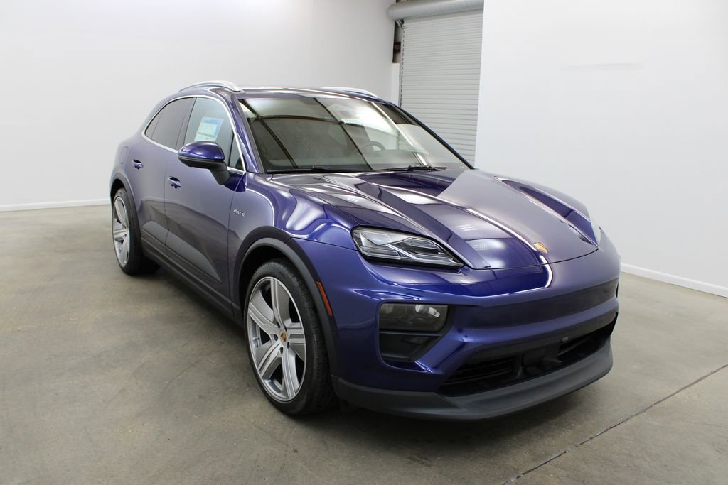 New 2024 Porsche Macan 4 Electric image 9
