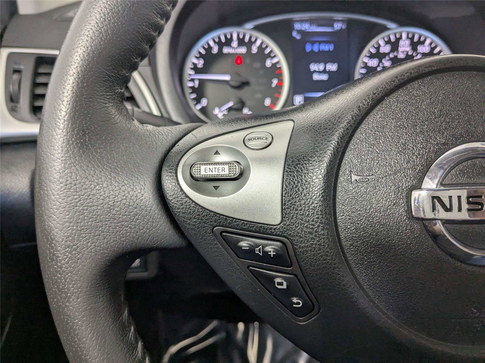 Used 2016 Nissan Sentra SR w/ Driver's Assist Package image 12