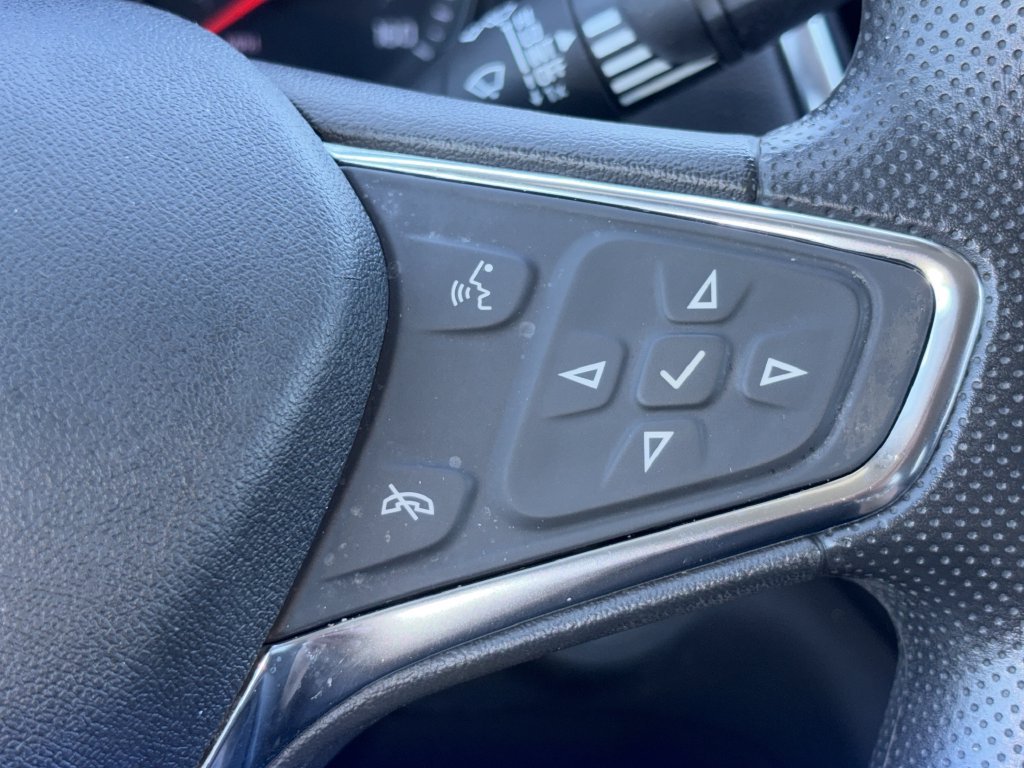 Used 2021 Chevrolet Equinox LT FWD image 17