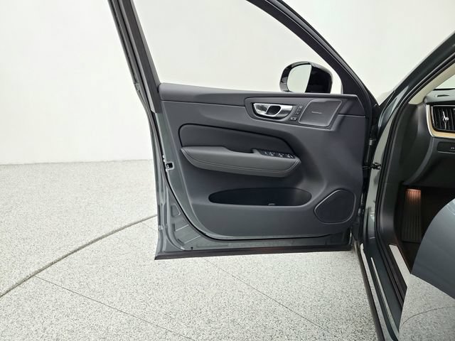 New 2026 Volvo XC60 T8 Plus w/ Protection Package Premier AWD/4WD image 27