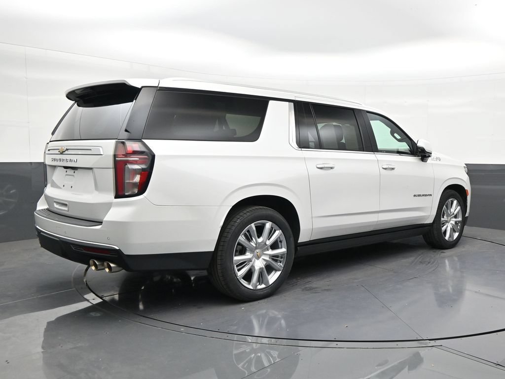 Used 2023 Chevrolet Suburban High Country RWD image 5