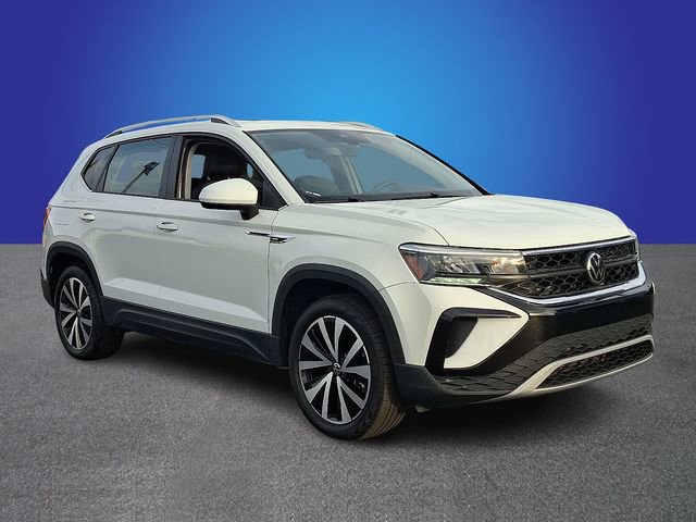 Used 2023 Volkswagen Taos SE image 3